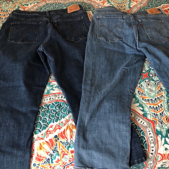 2 Pair of women’s Levi’s capris - Picture 1 of 4